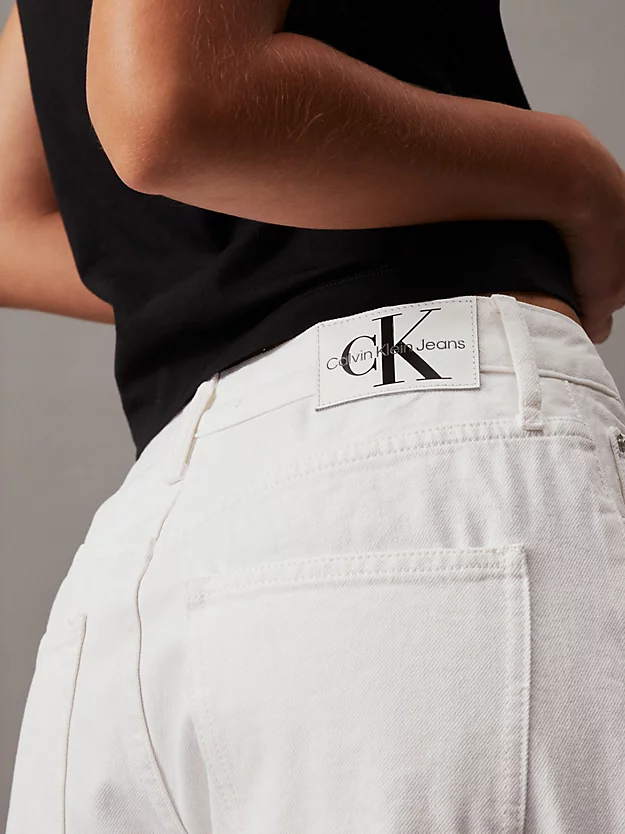 Calça jeans reta dos anos 90