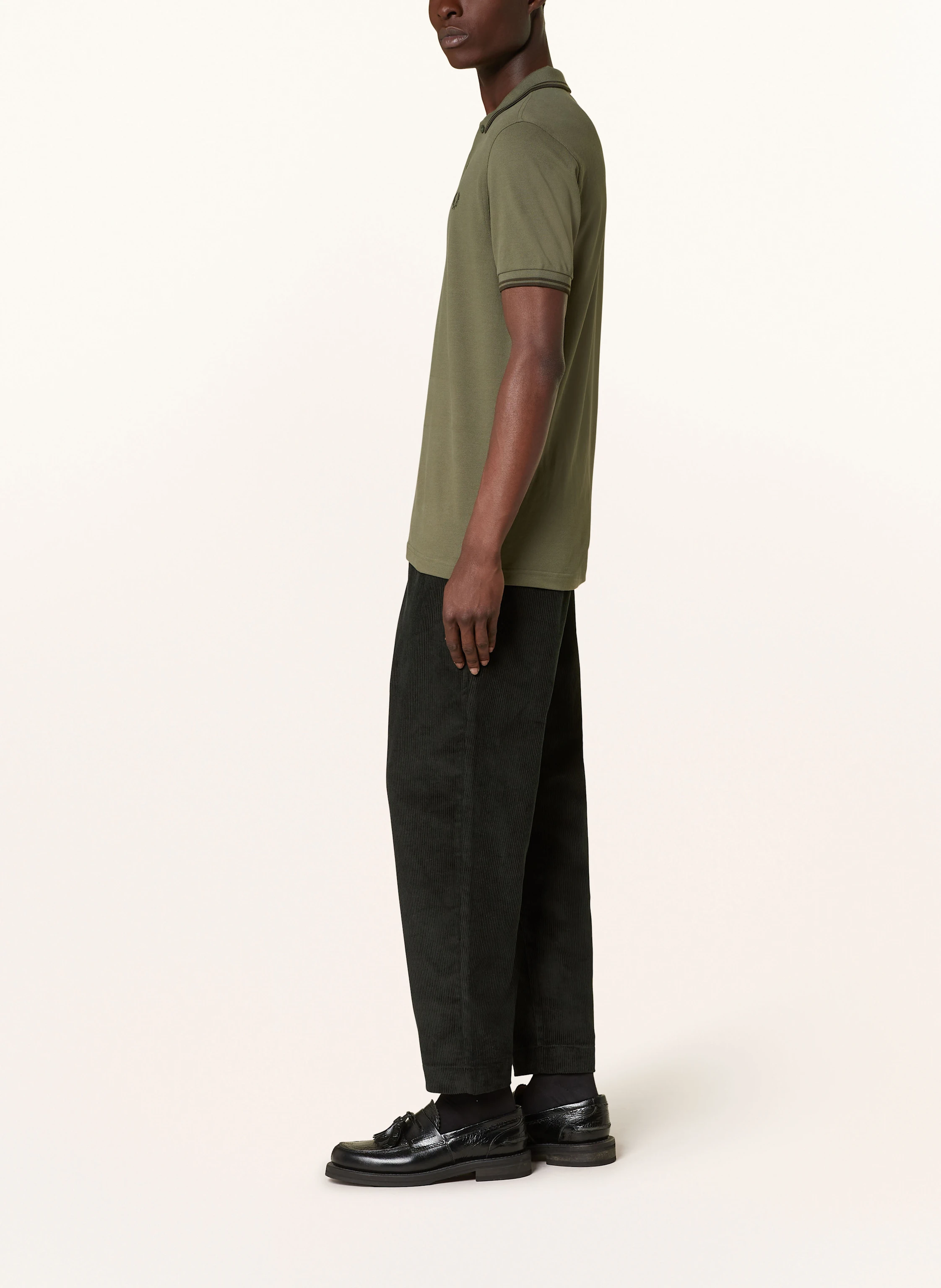 FRED PERRY Cordhose Tapered Fit