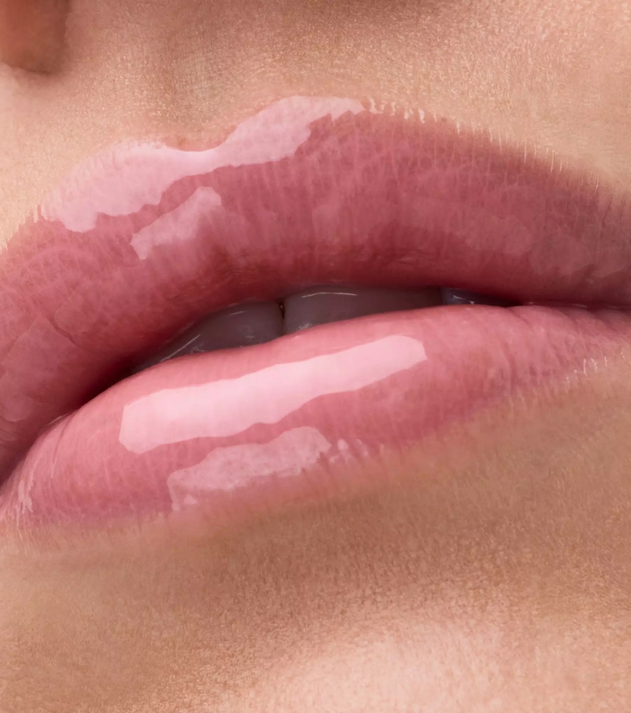 Catrice - Bálsamo labial com cor Peptide Bliss Glossy - 010: Life In Rosé