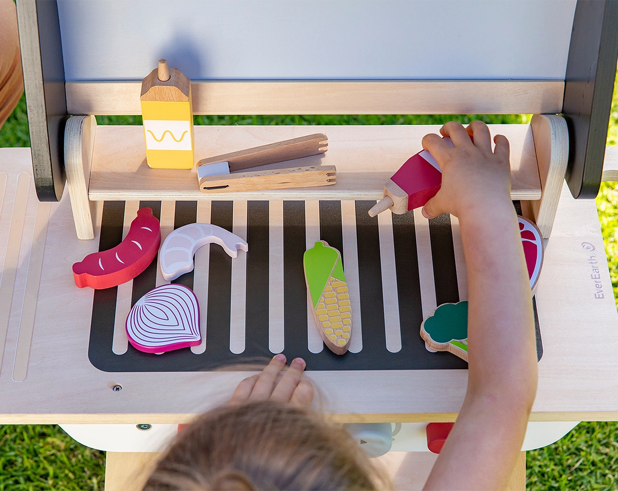 Spielgrill BBQ mit Zubehör aus Holz