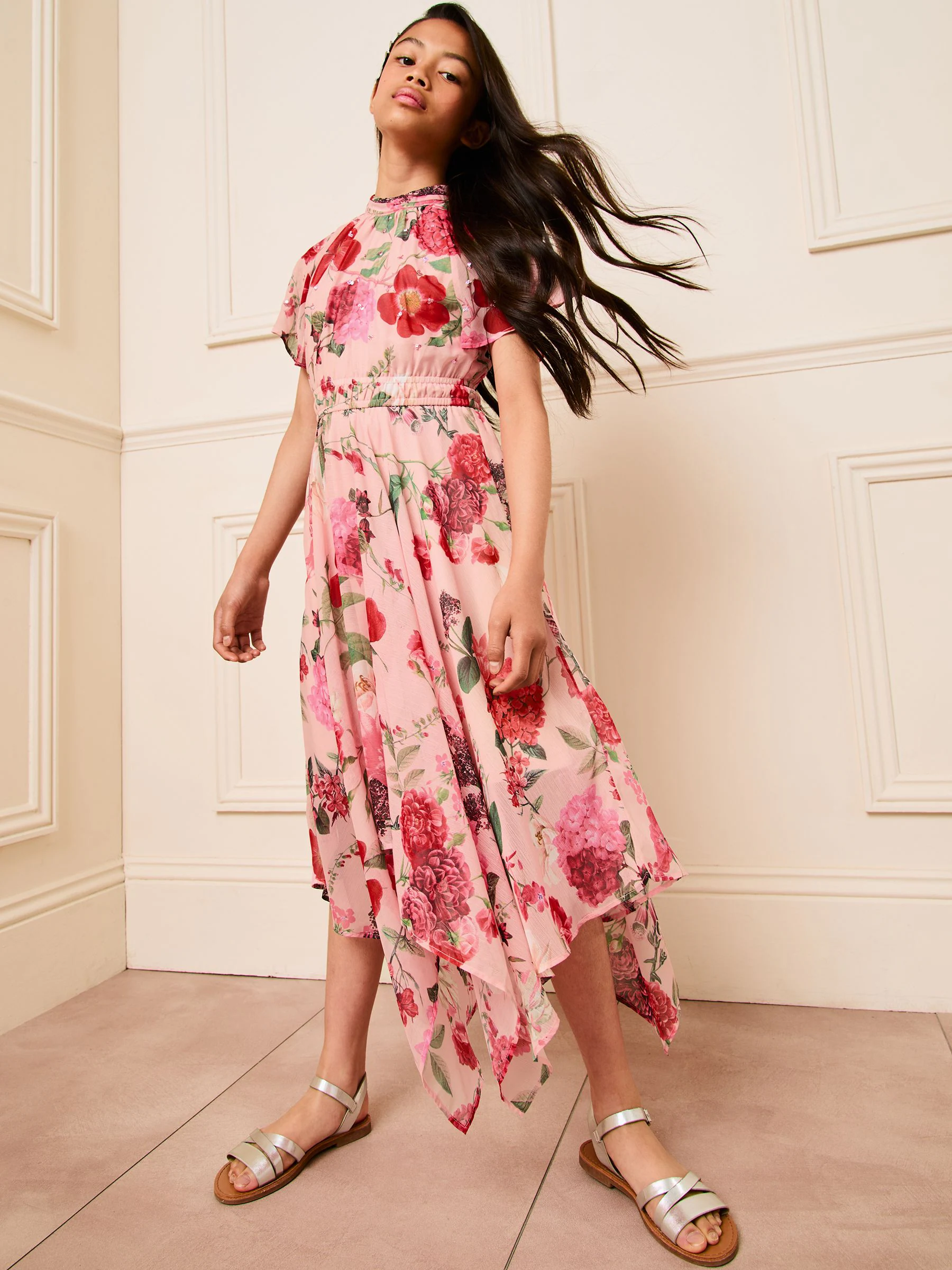 Lipsy Chiffon gelegenheidsjurk met puntige zoom (5 - 16 jr)