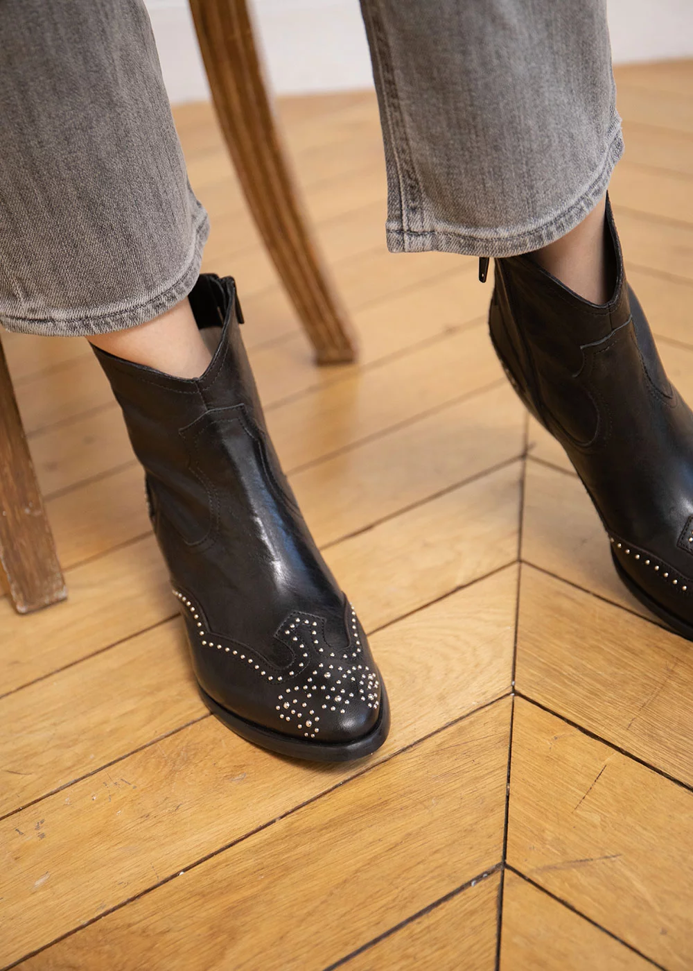 BOOTS STELLA CLOUS CUIR NOIR