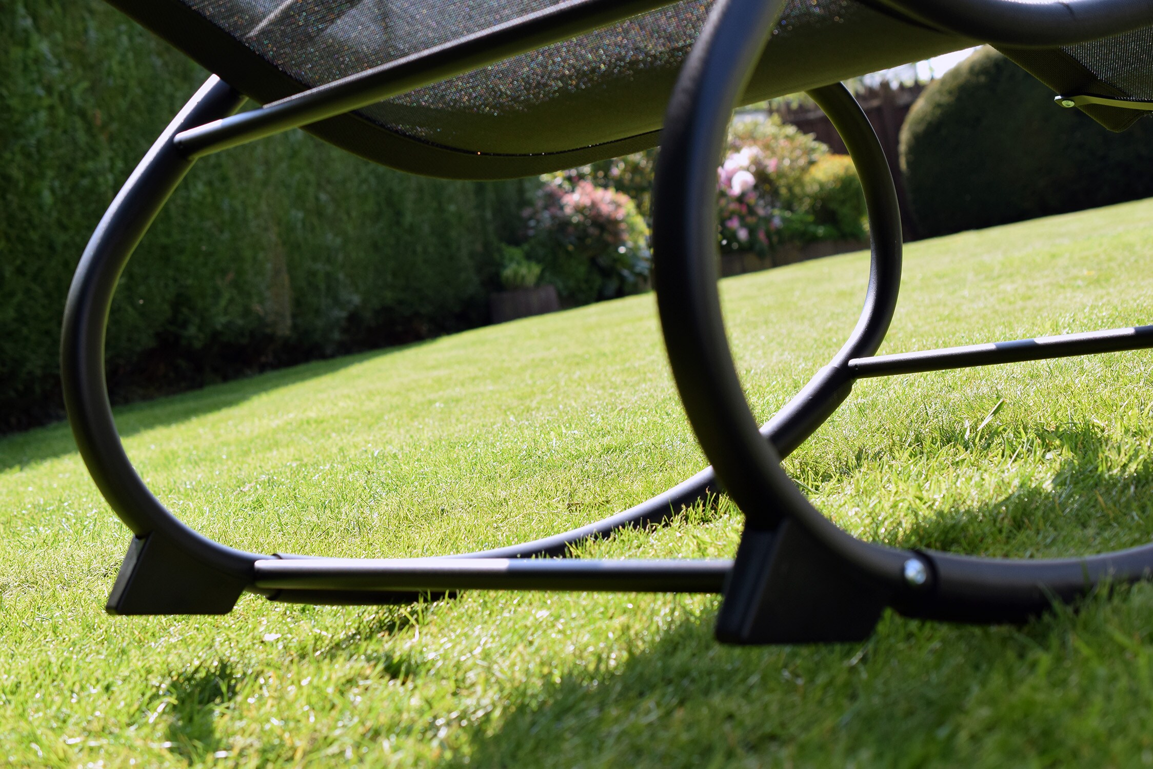 CHILLROI® Schaukelgartenstuhl schwarz Gartenliege Liegestuhl Sonnenliege