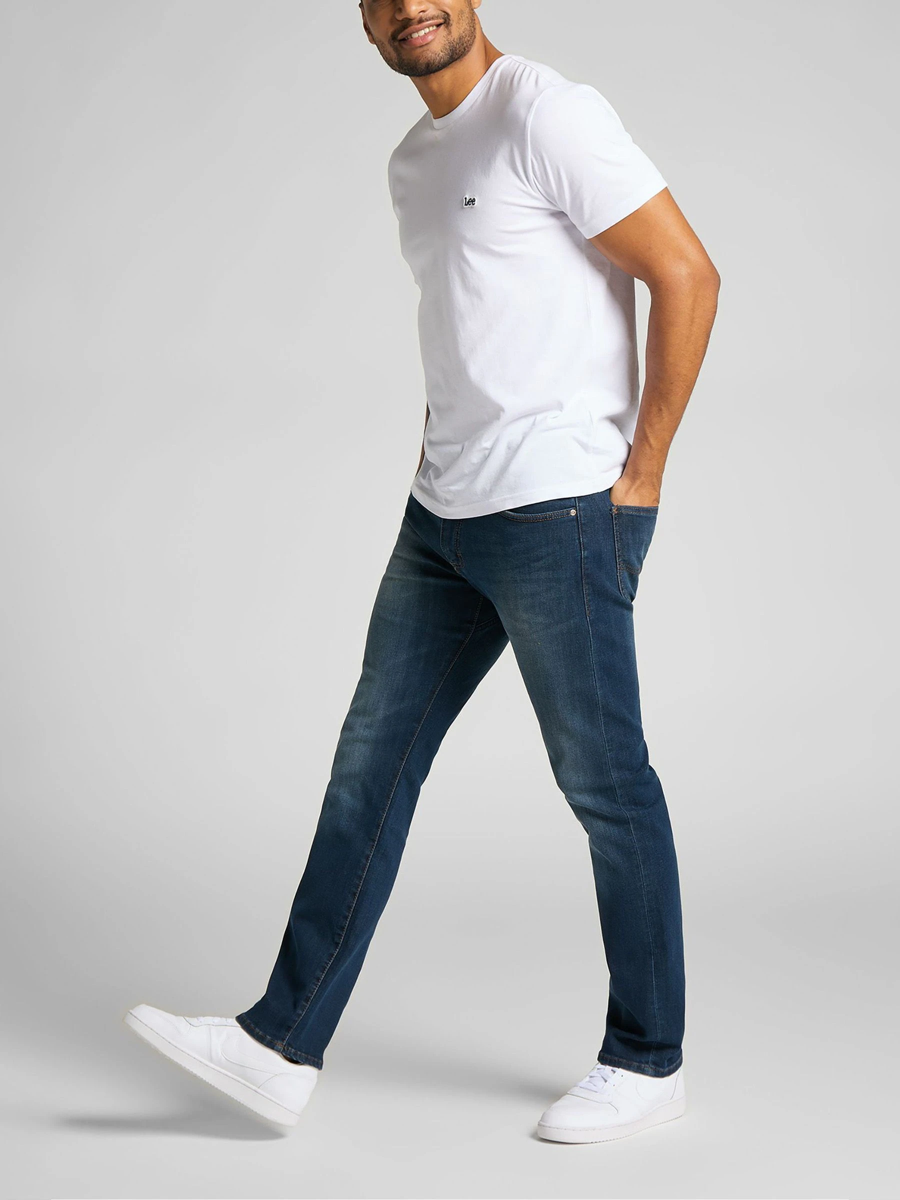 Middenblauw denim - Lee Extreme Motion MVP-jeans met rechte pasvorm