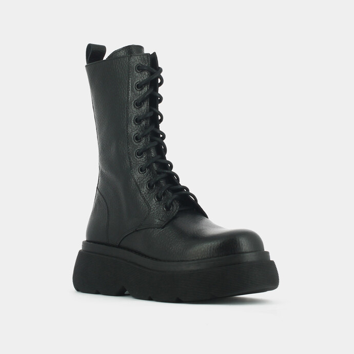 Boots à plateformes et semelles crantées  en cuir grainé noir