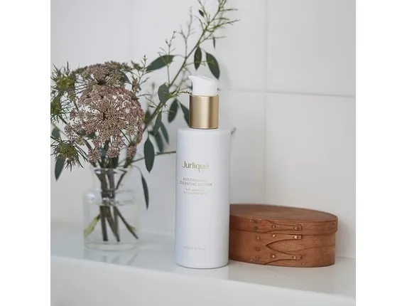 Jurlique Replenishing Cleansing Lotion Oczyszczający balsam do mycia twarzy 200ml