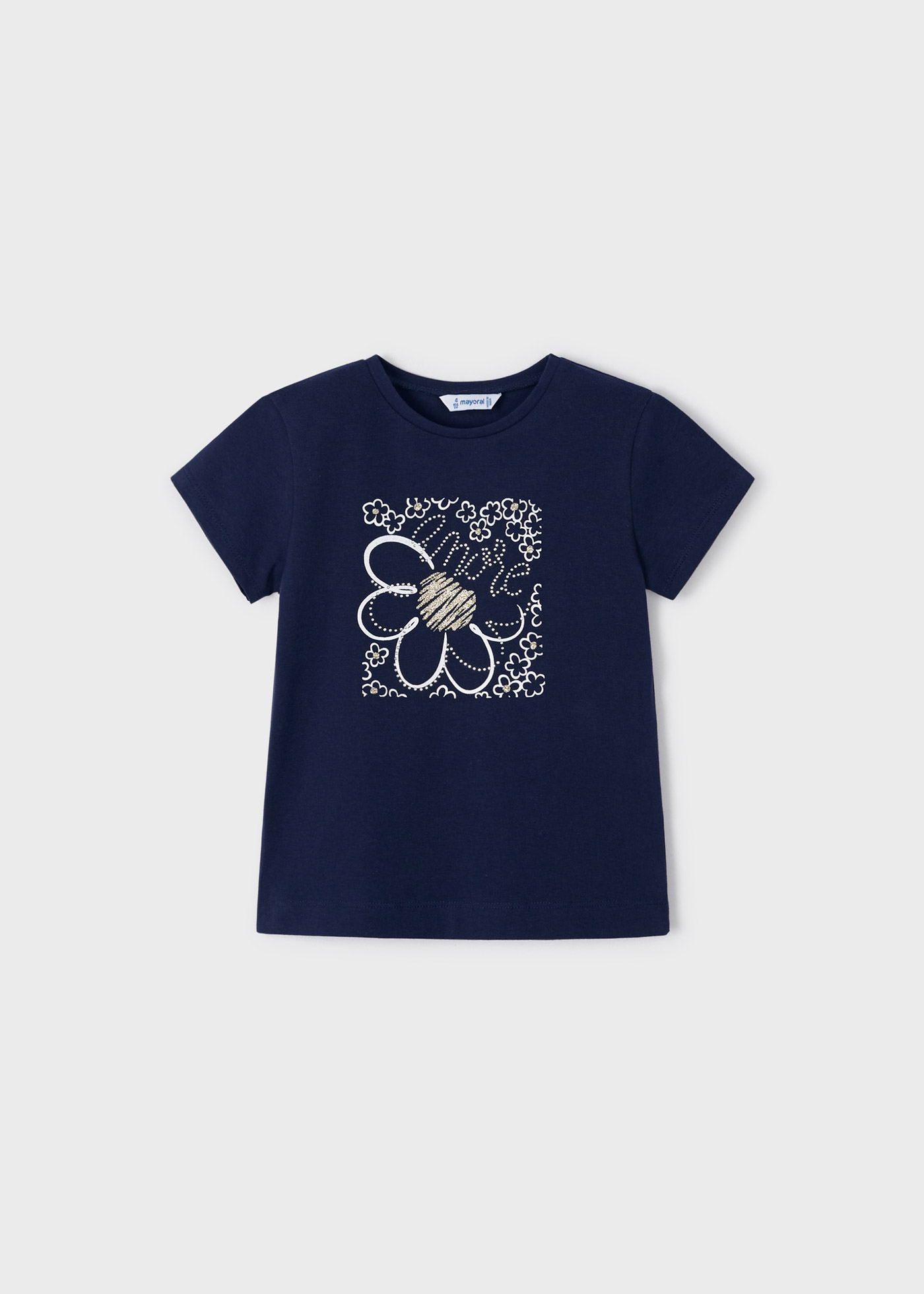 Camiseta de manga curta para meninas, feita de algodão sustentável.