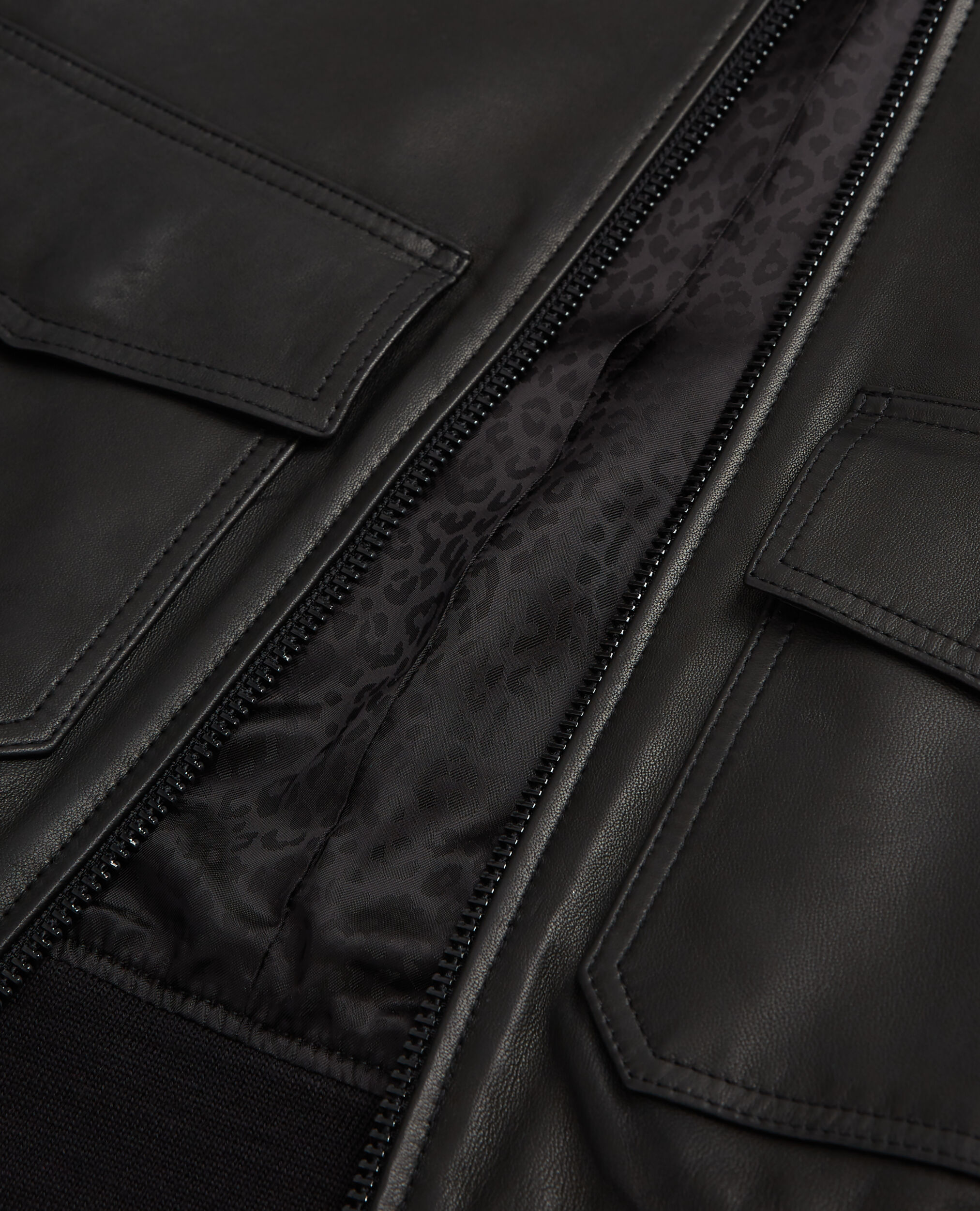 Veste en cuir noir