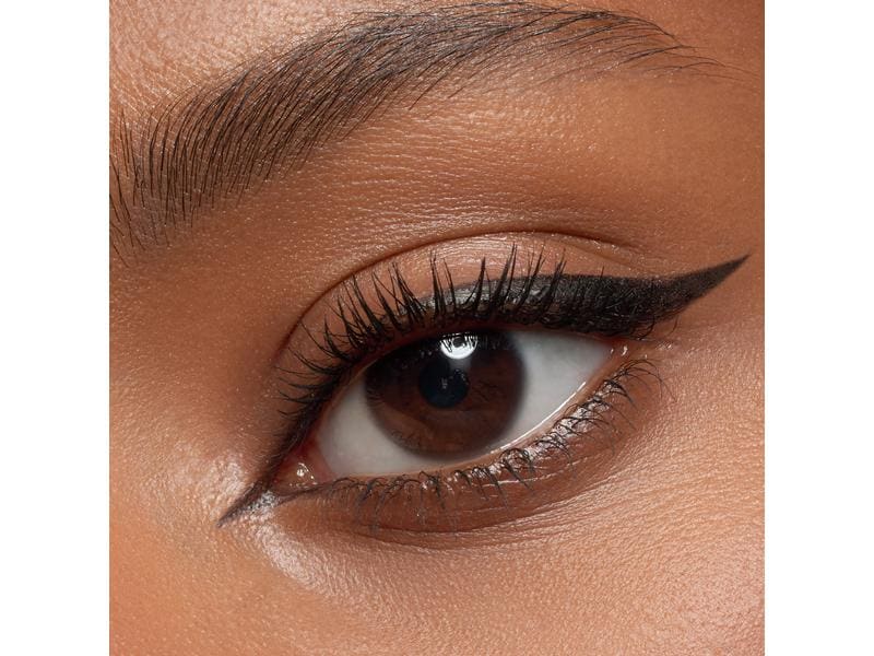 essence Eyeliner Super fine Deep Black Eyeliner mit ultrafeiner Pinselspitze für extra-präzise Lidstriche