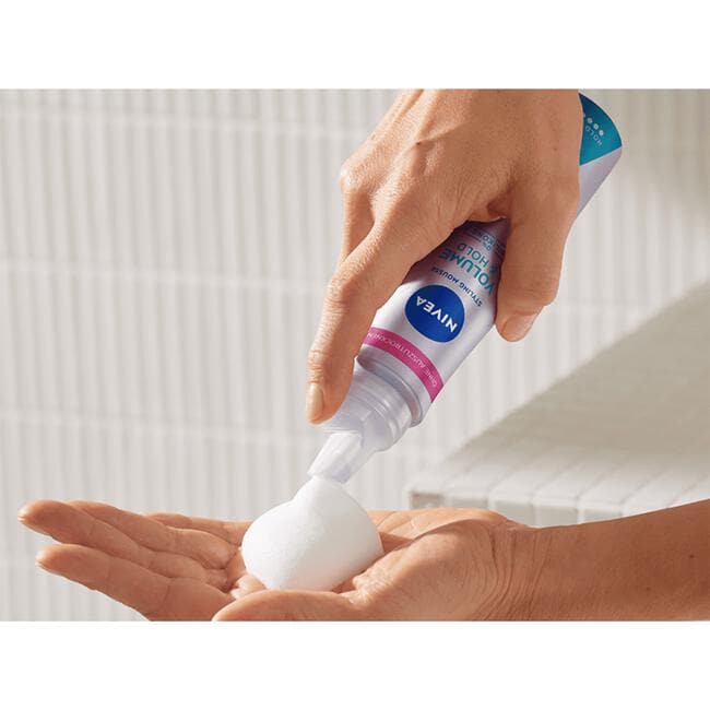 NIVEA Volume Care Styling Mousse Extra Hold 150 ML
