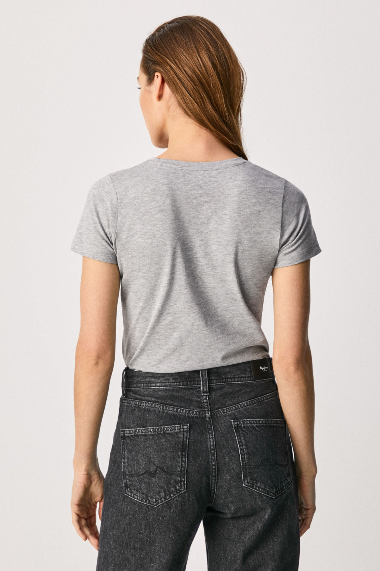 CAMISETA COM O LOGOTIPO DE NEW VIRGINIA
