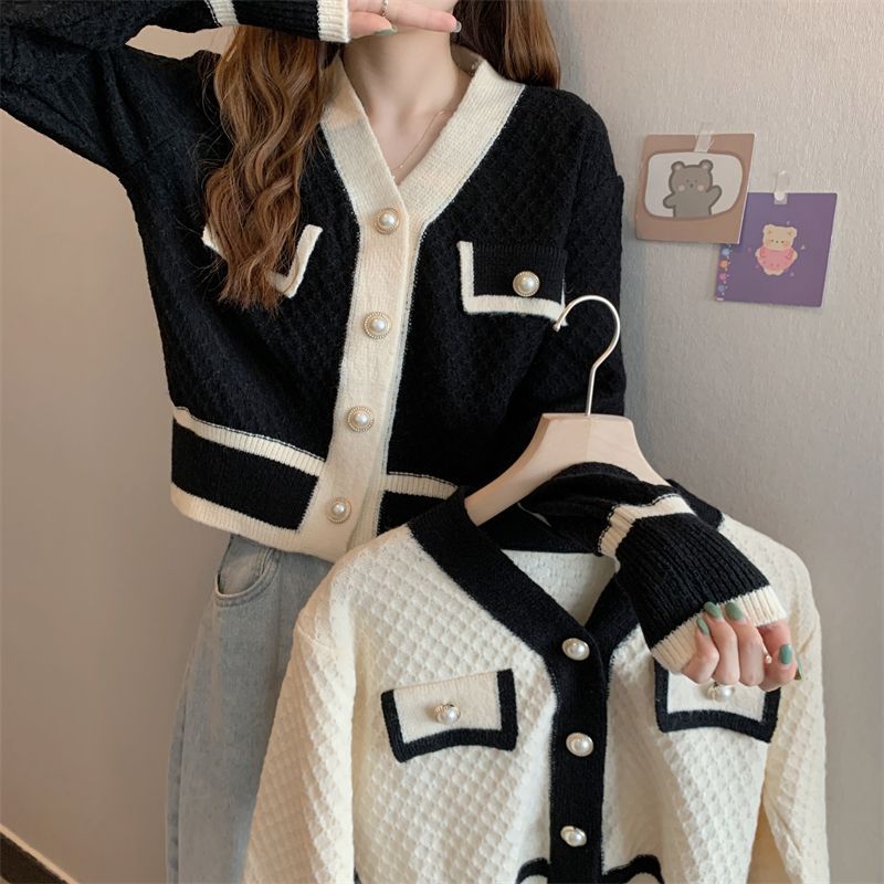 Shinsei - V-hals vest met contrasterende rand