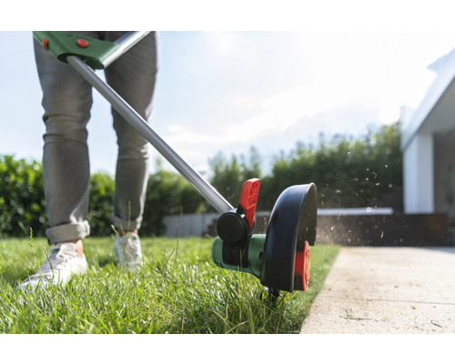 BOSCH UniversalGrassCut 18V-26 accu grastrimmer (accu en lader niet inbegrepen)