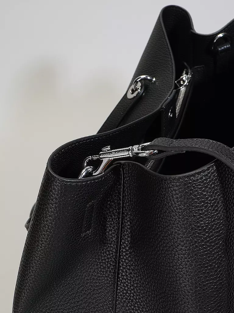 TOMMY HILFIGER Tasche - Henkeltasche TH EMBLEM schwarz