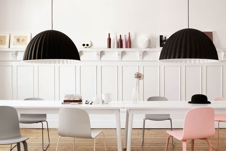 Muuto Under the Bell hanglamp Ø82 zwart