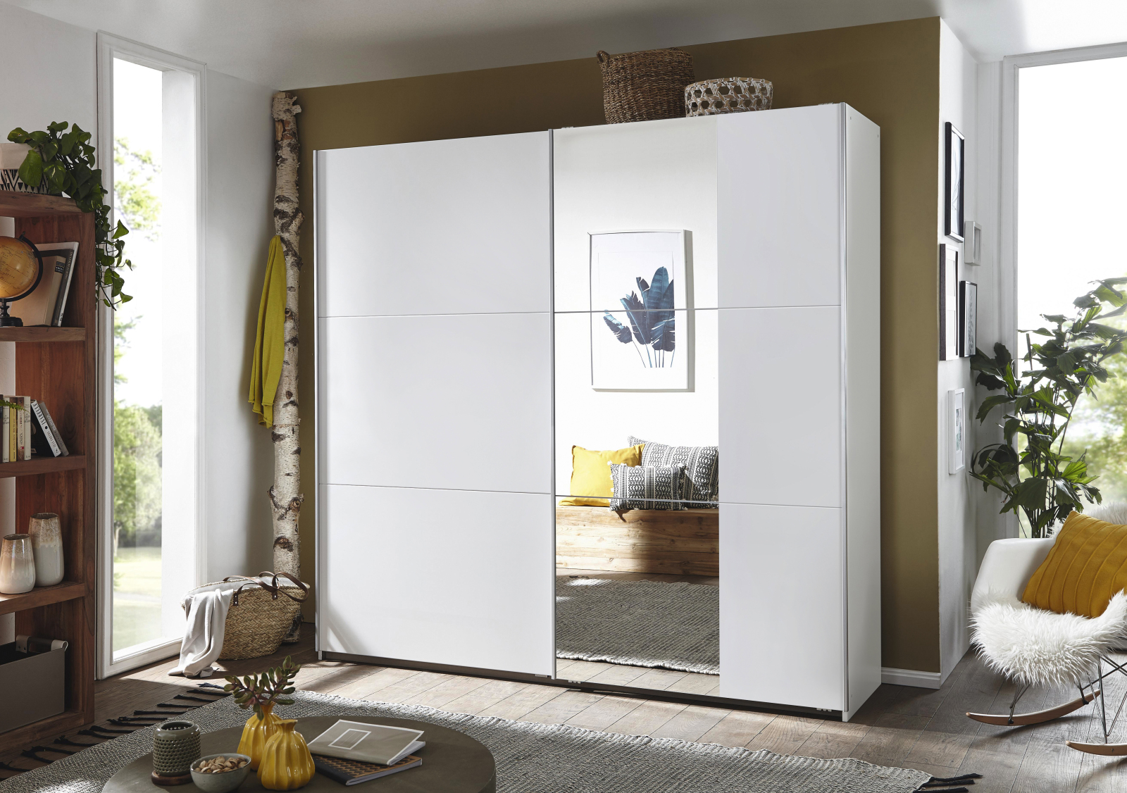 Schwebetürenschrank - alpinweiß - mit Spiegel - 218 cm breit