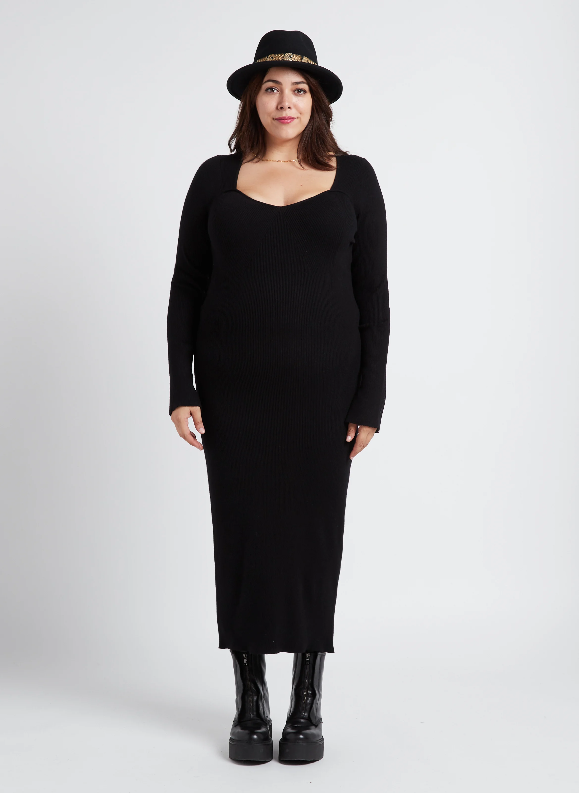 Robe longue col rond en maille côtelée| Noir