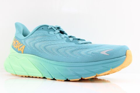 HOKA Arahi 6