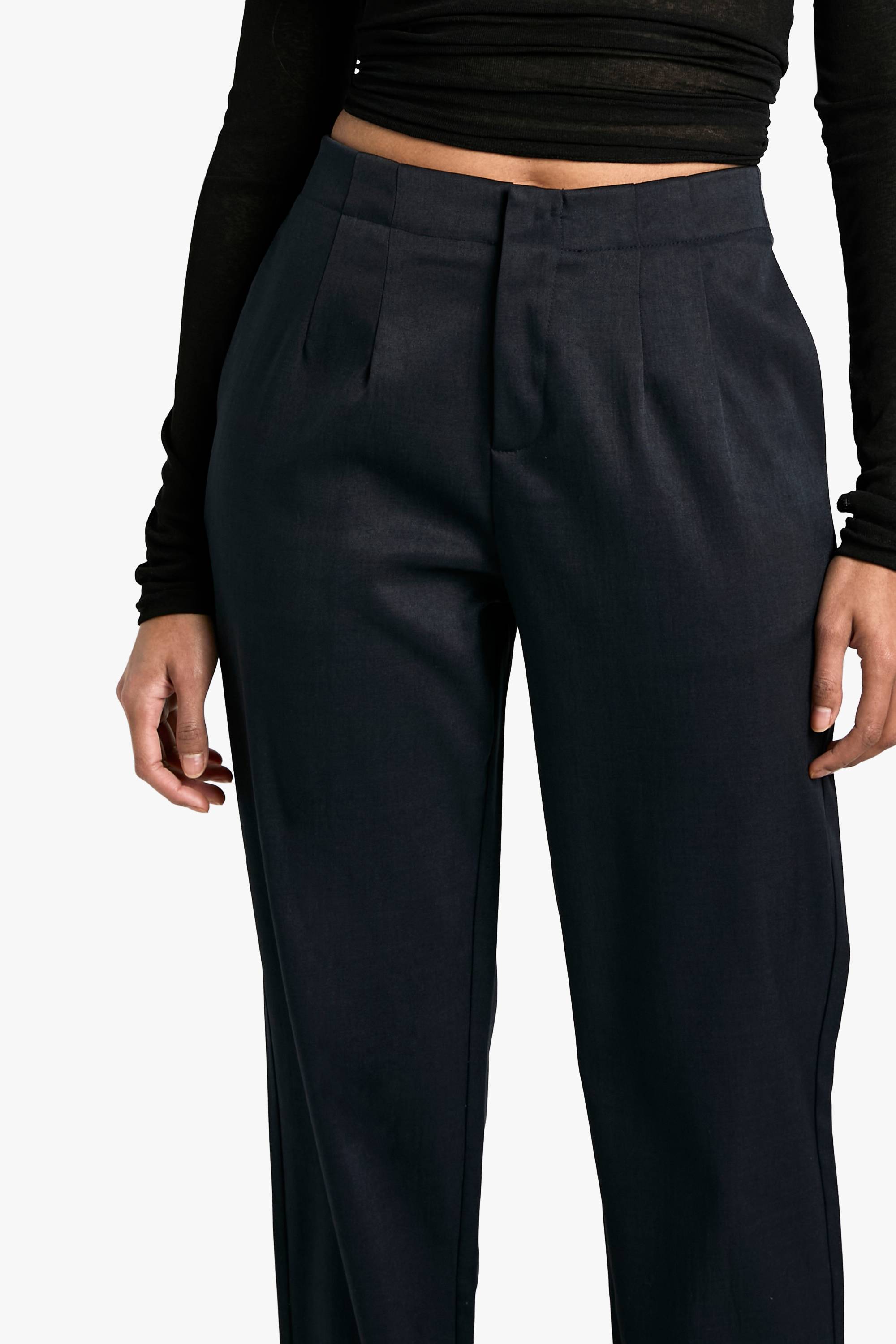 boohoo Tailored Tapered Trouser