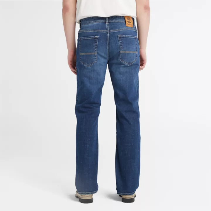Calça jeans Stretch Core masculina em azul marinho ou índigo.