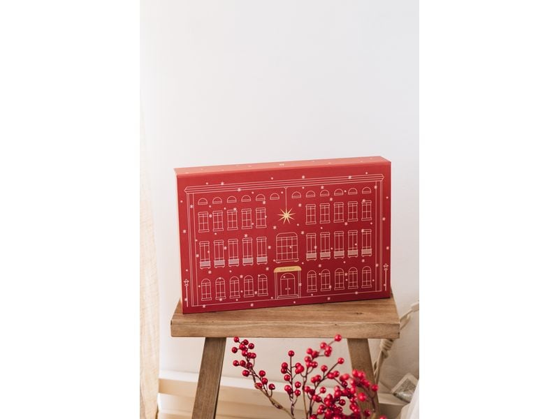 AVA & MAY Adventskalender Duftkerzen und Diffuser Adventskalender mit Mini-Produkten