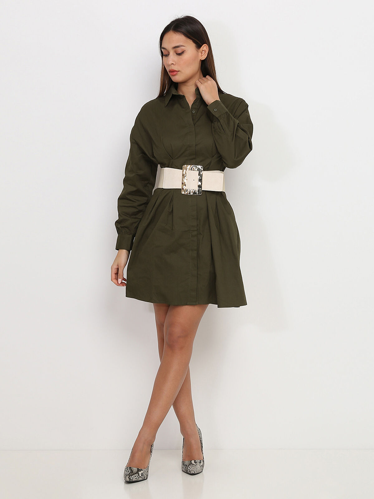 Robe chemise plissée et évasée- Kaki