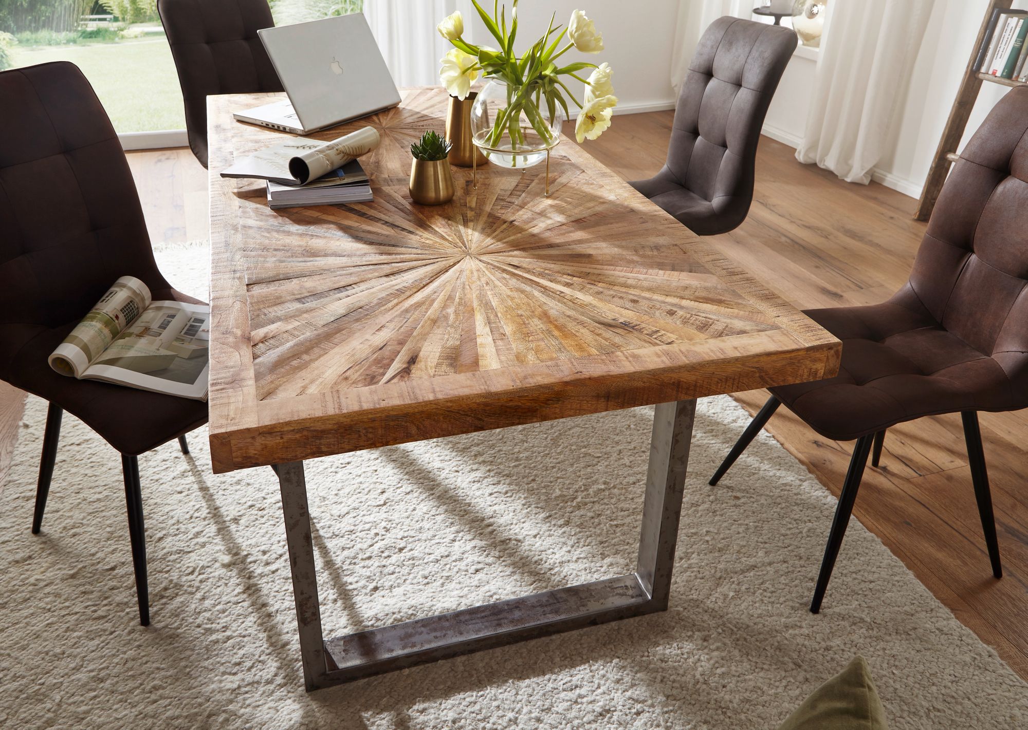 KADIMA DESIGN Rustikaler Mangoholz Esszimmertisch, 200 x 100 cm, Metallbeine, stabil, pflegeleicht.
