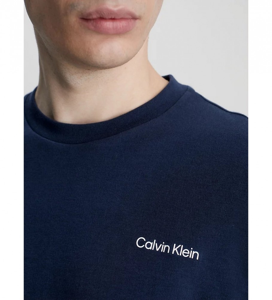 Camiseta Calvin Klein de algodão com pequeno logotipo azul-marinho