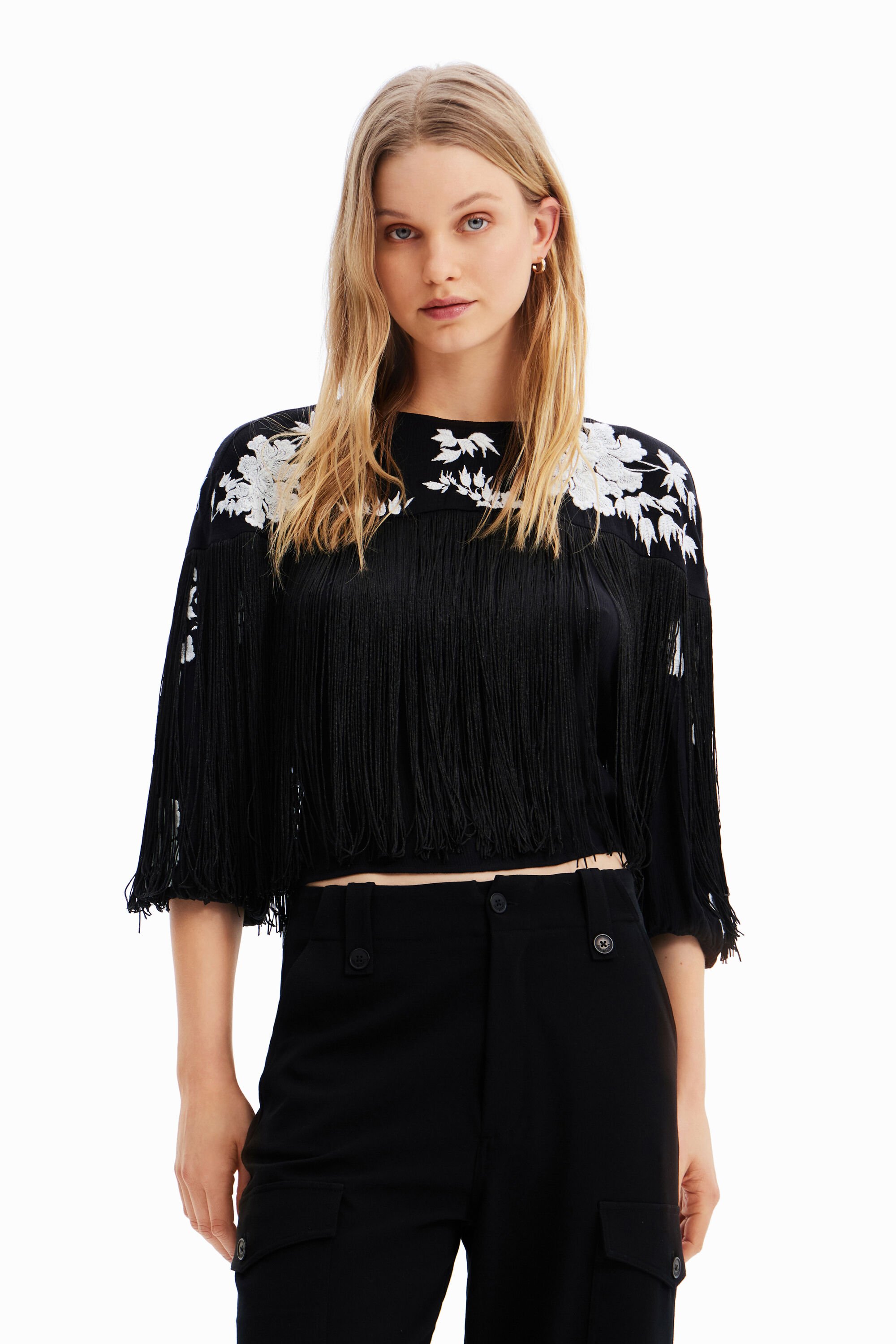 Blouse brodée franges