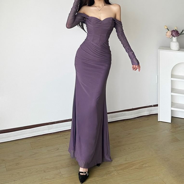 HERMITAKH - Lange mouw off-shoulder effen geplooide mesh maxi zeemeerminjurk