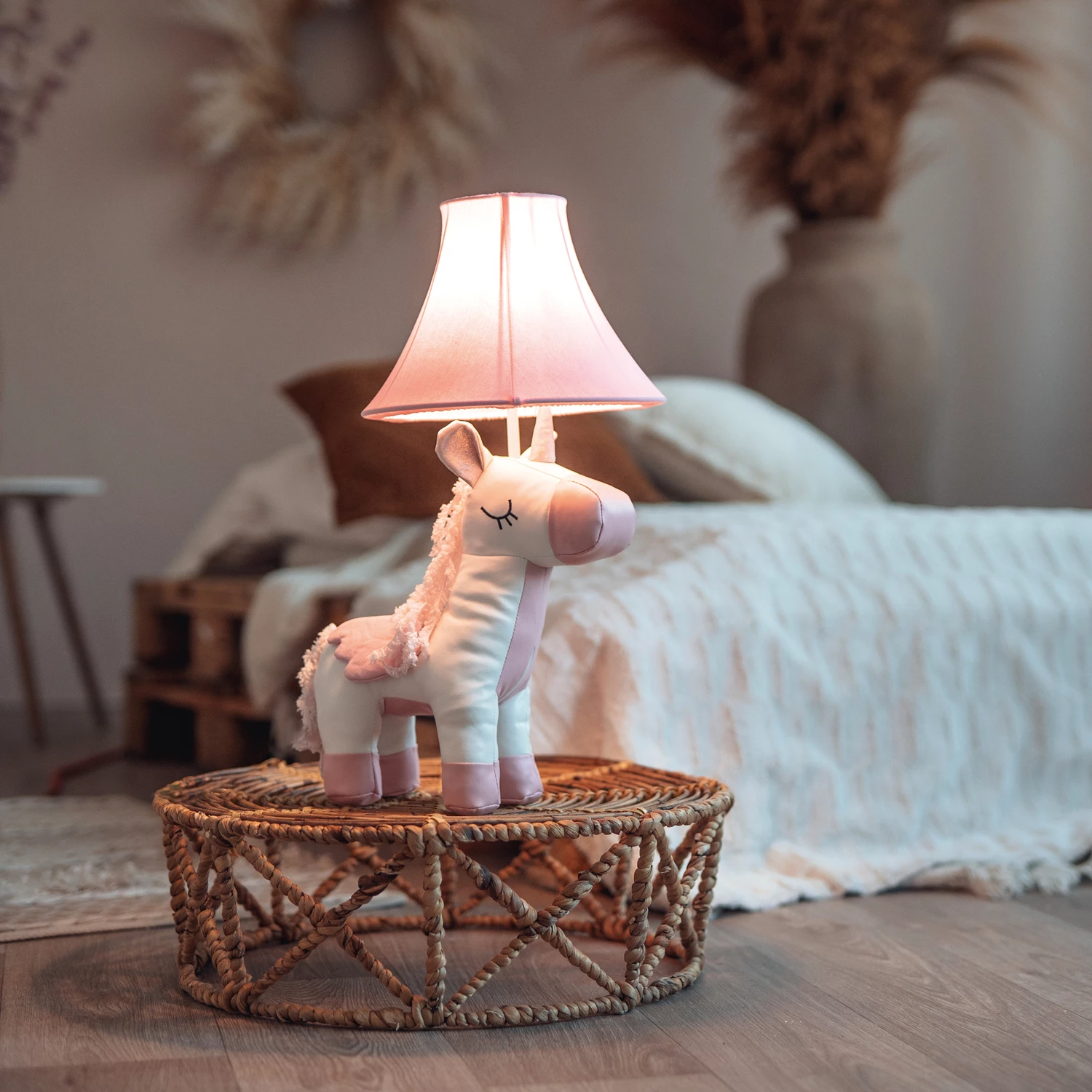 Design Tischleuchte LED Nachttisch Lampe Kinderzimmer Stofftier Deko Beleuchtung (HL10006) - Elsa das Einhorn