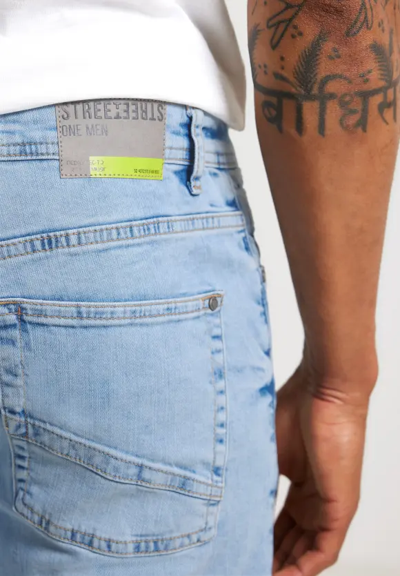Regular Fit Jeans - blue heavy bleached wash