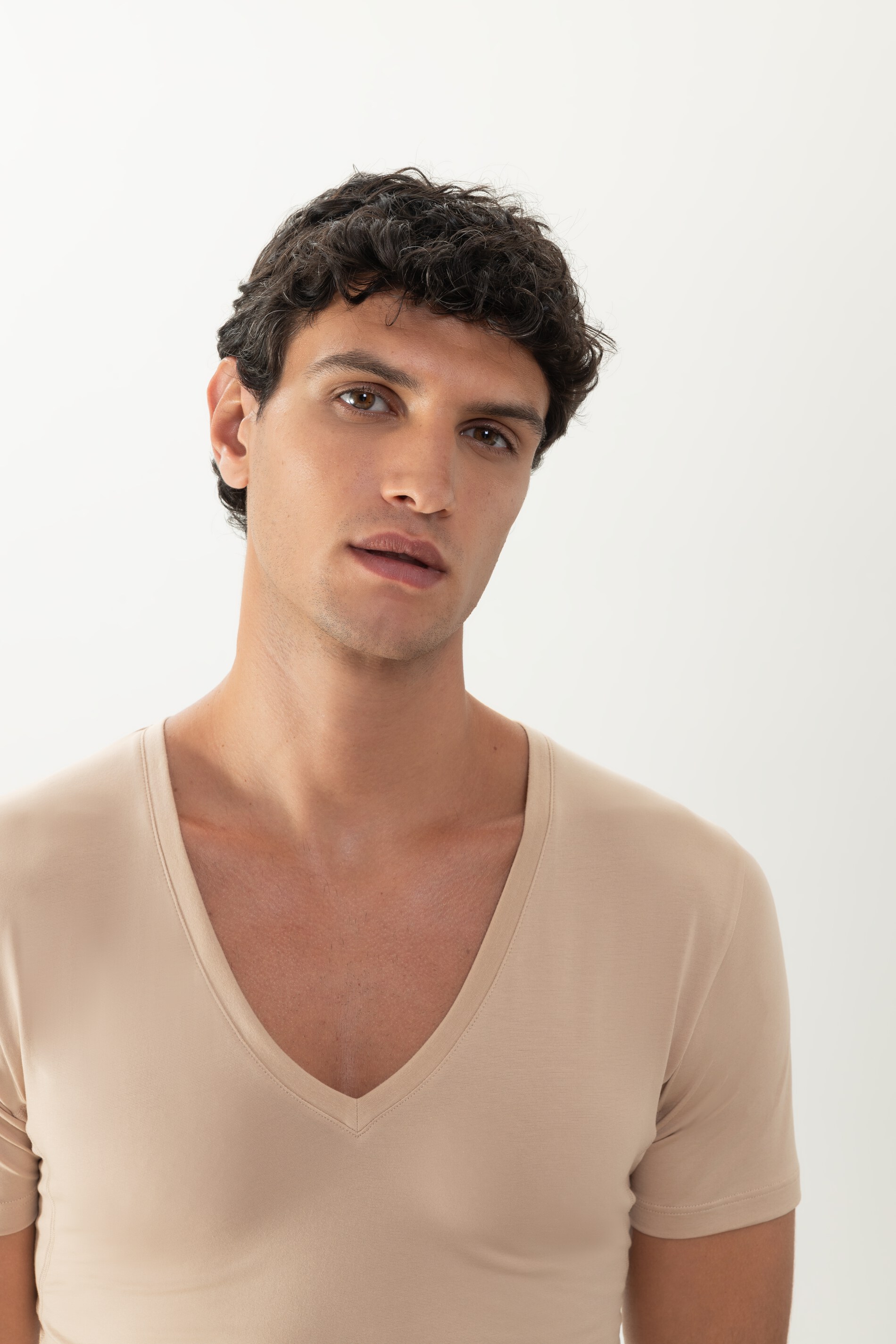 V-Neck<br>Business Class