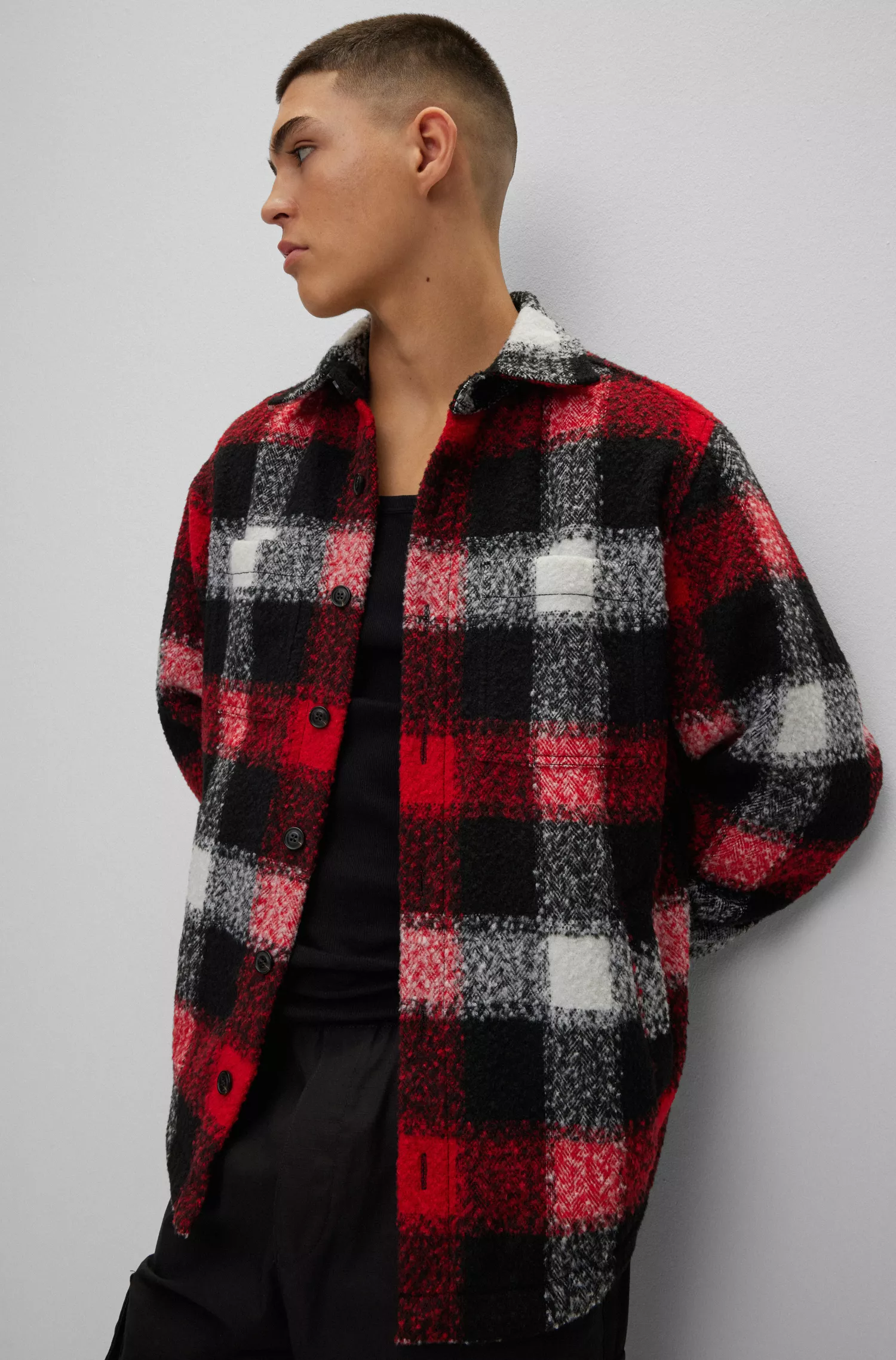 Sobretudo HUGO vermelho de modelagem ampla com estampa xadrez bouclé e gola Kent.