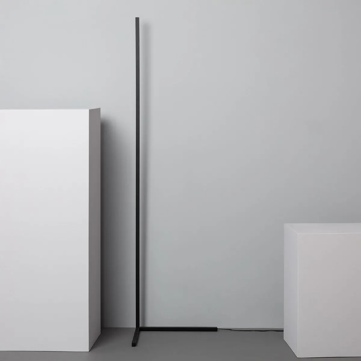 Ledkia Lampadaire LED RGBWW Luxy - 20W Noir