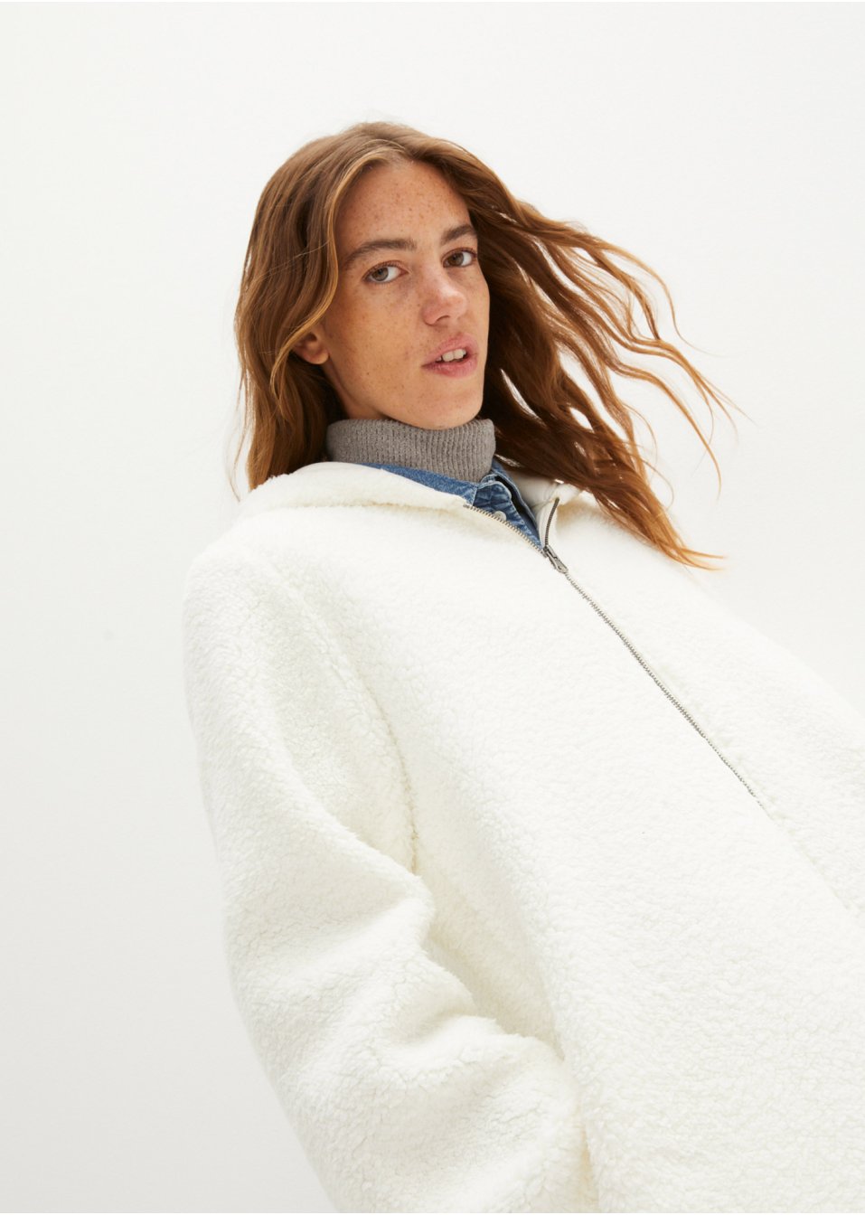 Veste en polaire peluche coupe trapèze avec fentes latérales
