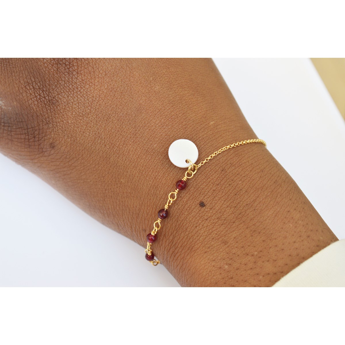 Bracelet chaine perles de verre et connecteur  nacre