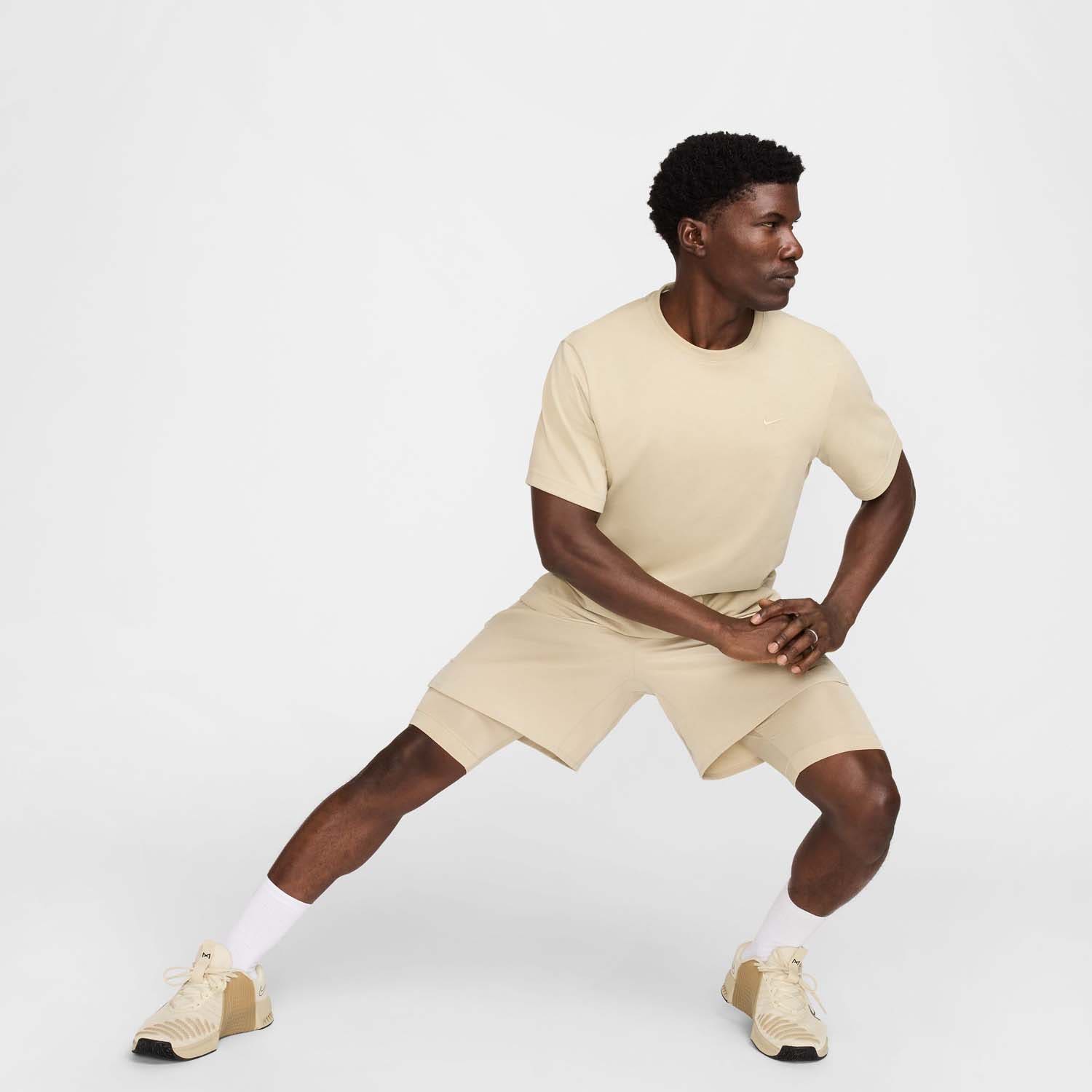 Nike  Primary Tee