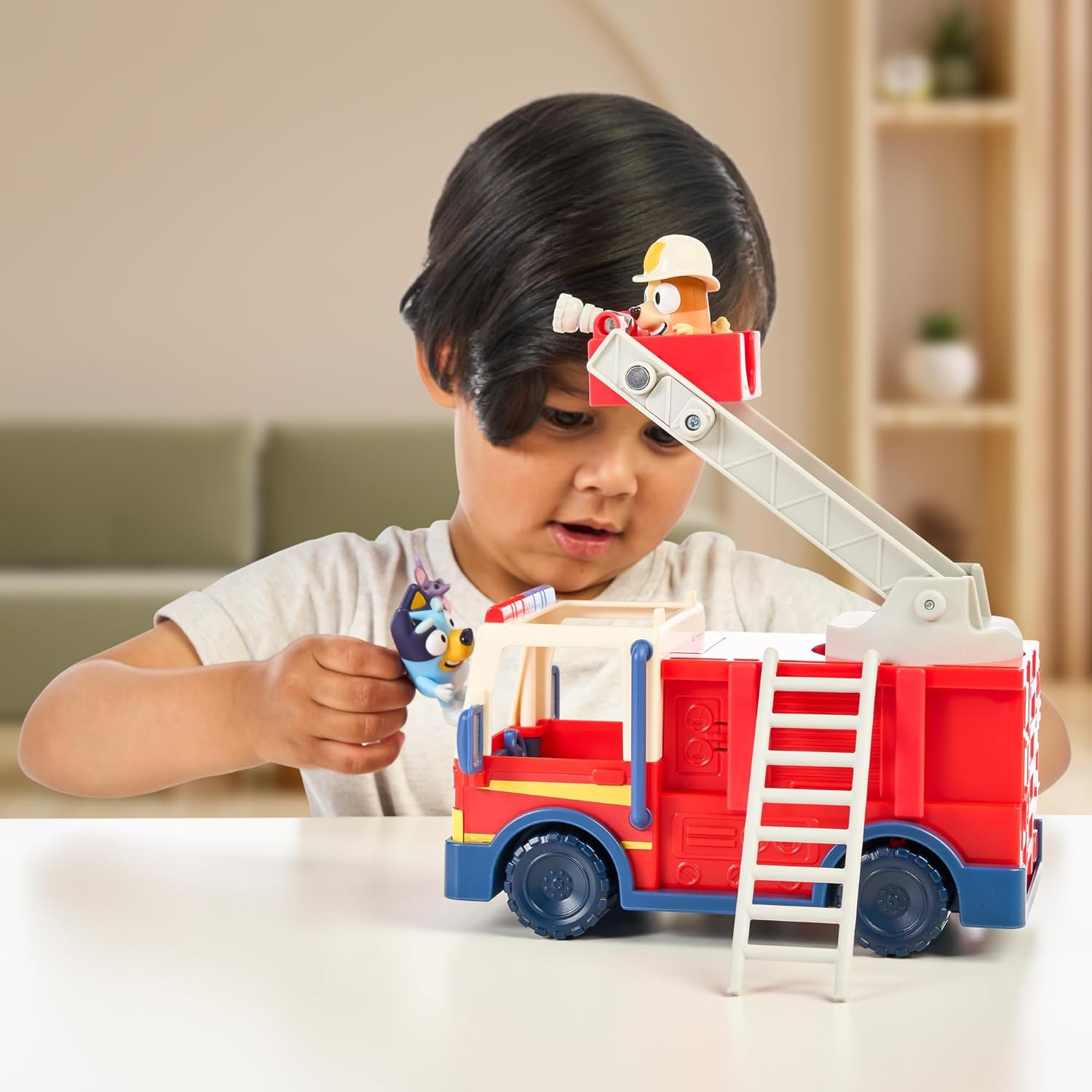 (6-tlg. Set) Bluey Feuerwehr Auto Kinder Spielzeug Firetruck Fahrzeug inkl. Sticker (17610)
