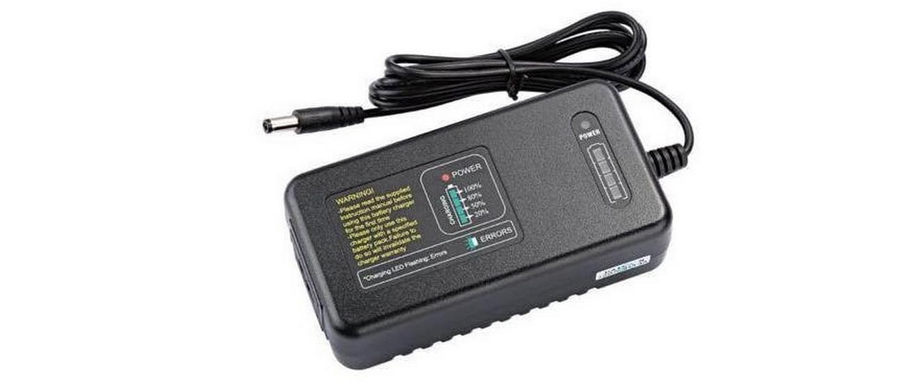 Ladegerät AD600Ladegerät für das portable Blitzgerät AD600