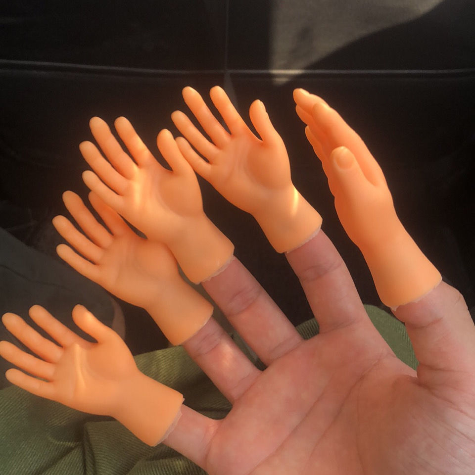 (2er Set) Tiny Hands Lustige Spielzeug Fingerpuppe Mini Hände Scherzartikel