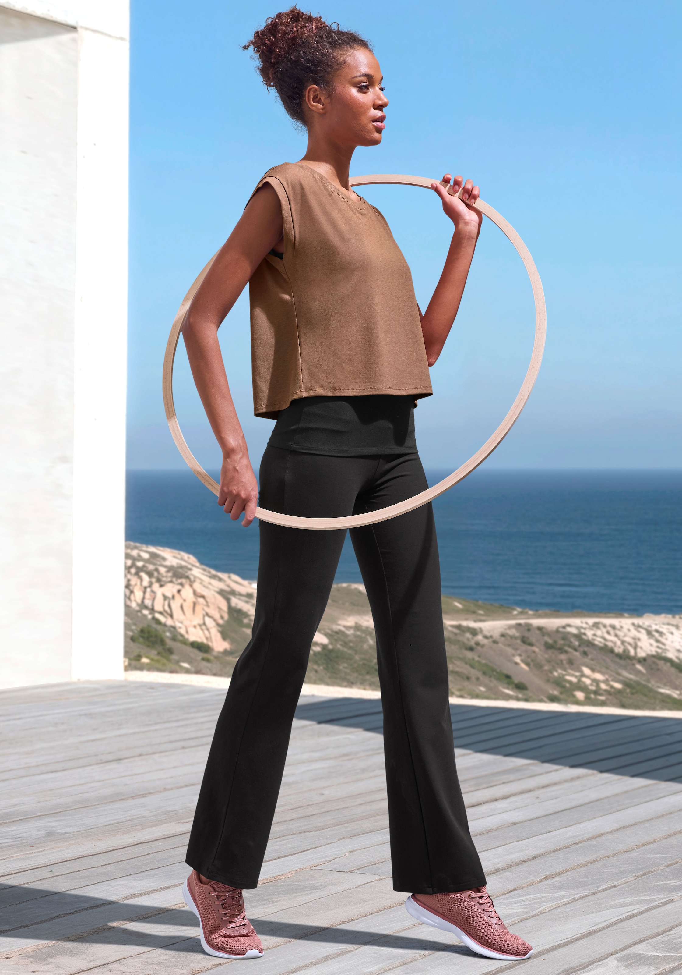 LASCANA ACTIVE Leggings  Breites Bündchen und ausgestellte Beine