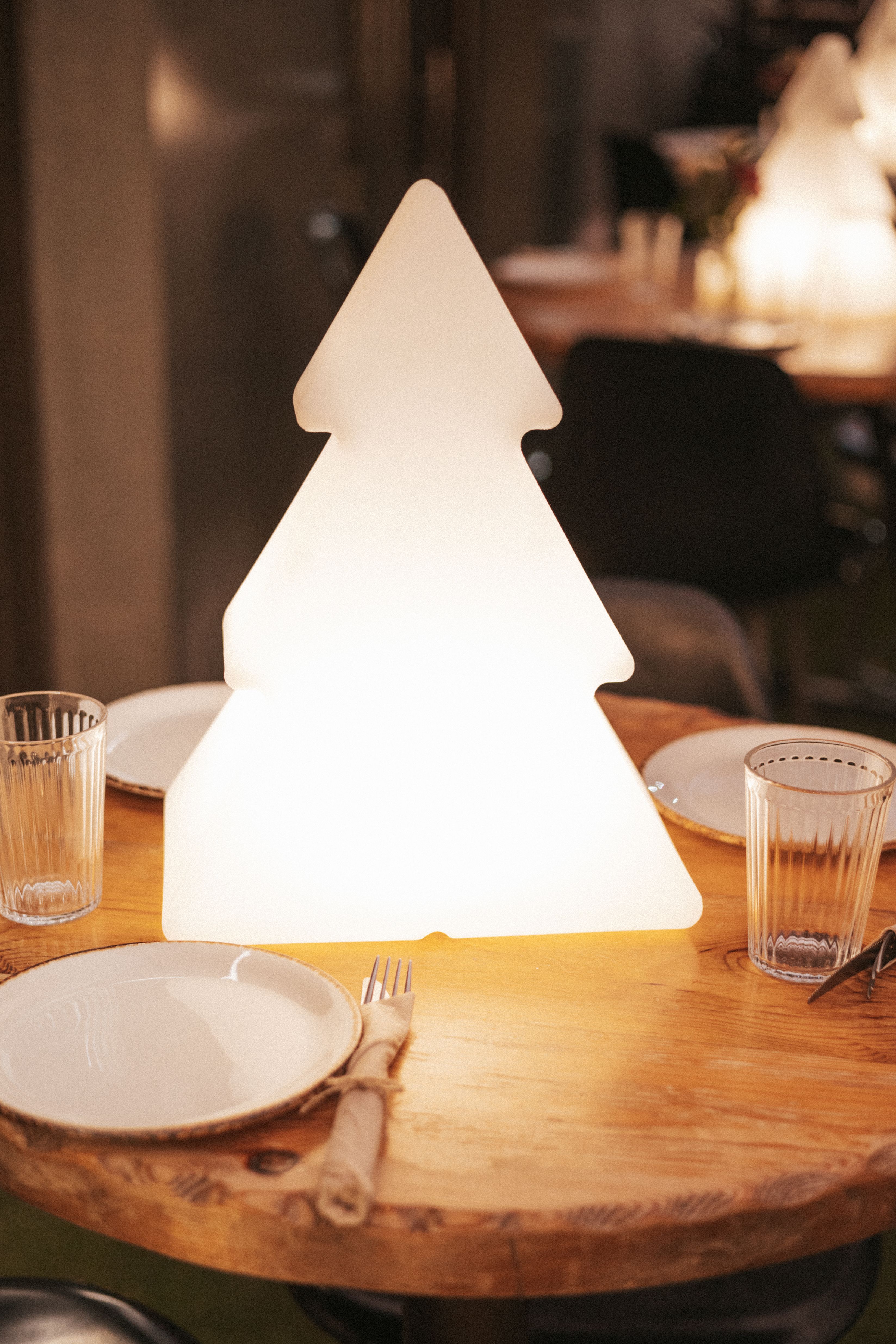 Kerst vloerlamp wit 40cm incl. LED solar en oplaadbaar RGBW - Pinus