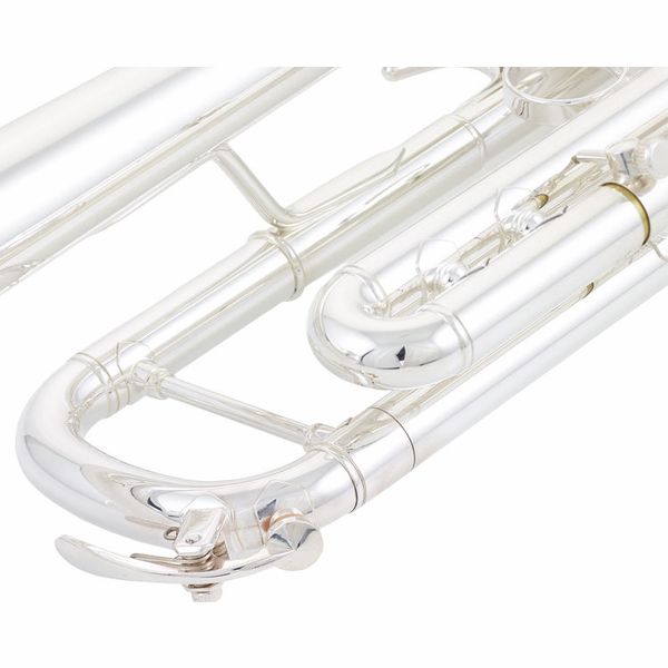 Yamaha YTR-8335RGS 04 Trumpet