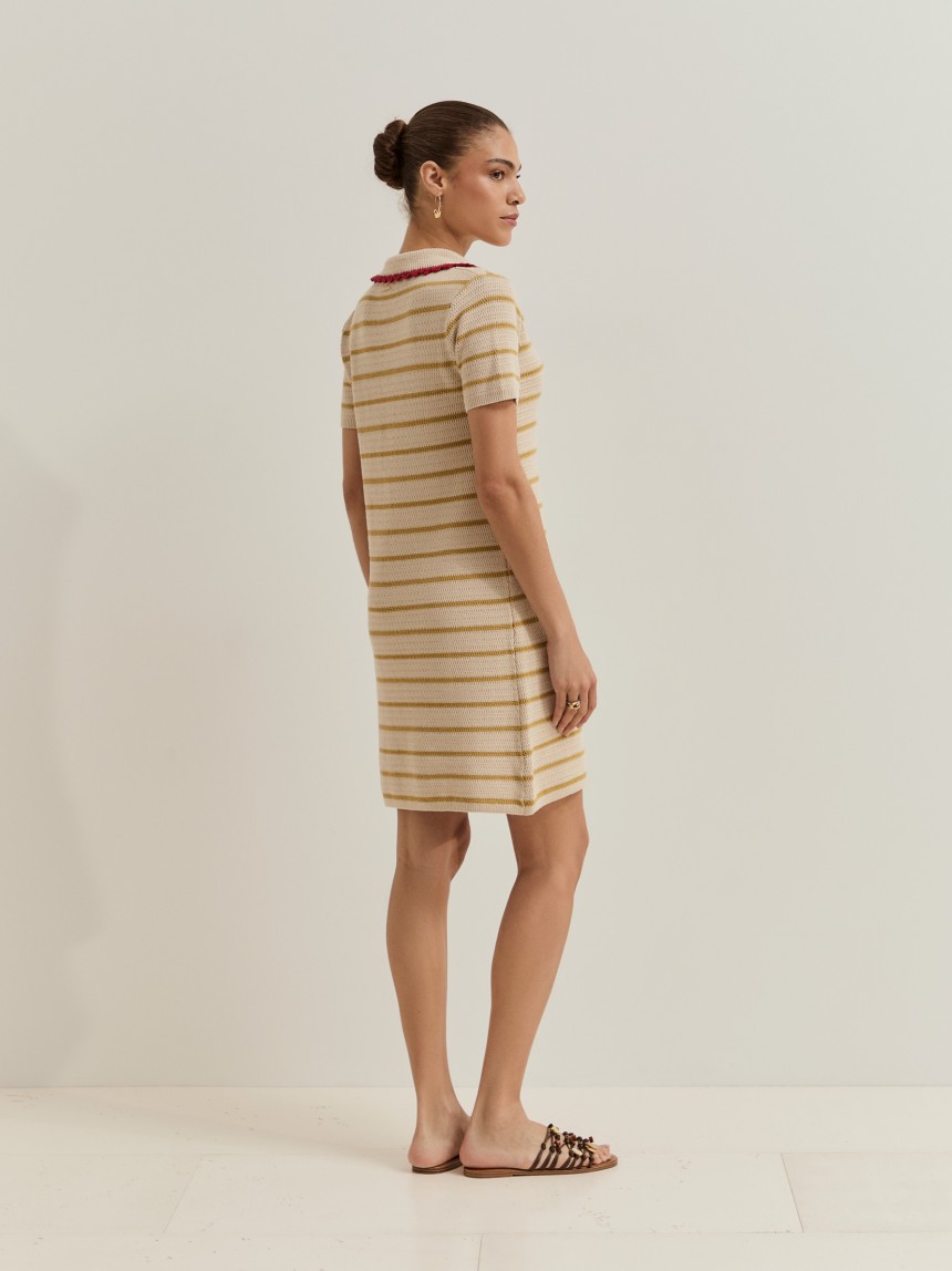 Vestido em malha às riscas