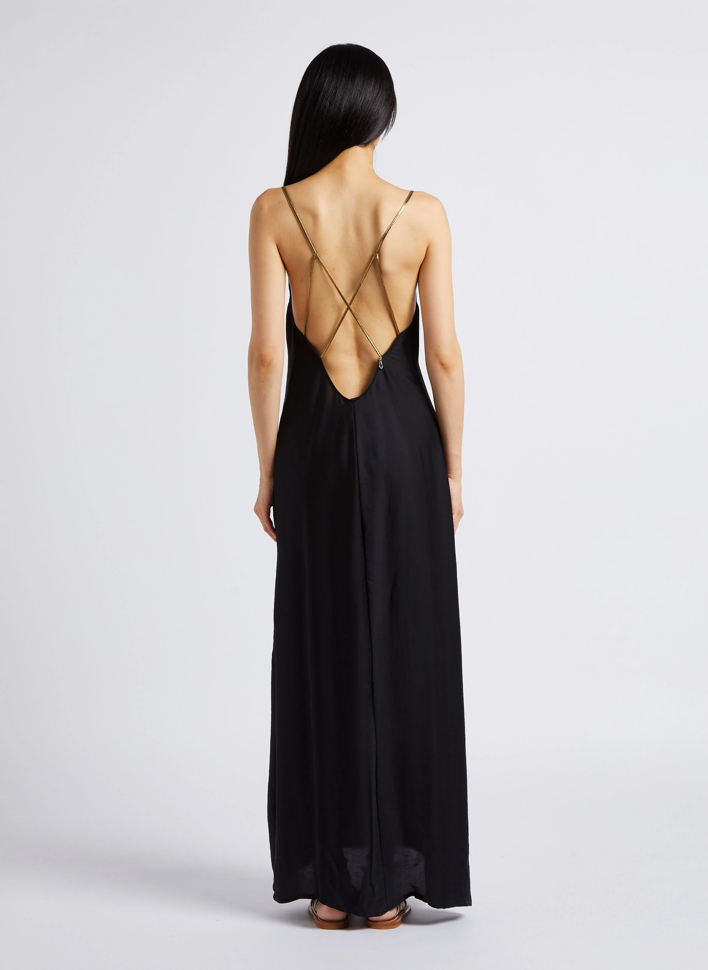 DINA - Robe de plage longue encolure V satnée | Noir