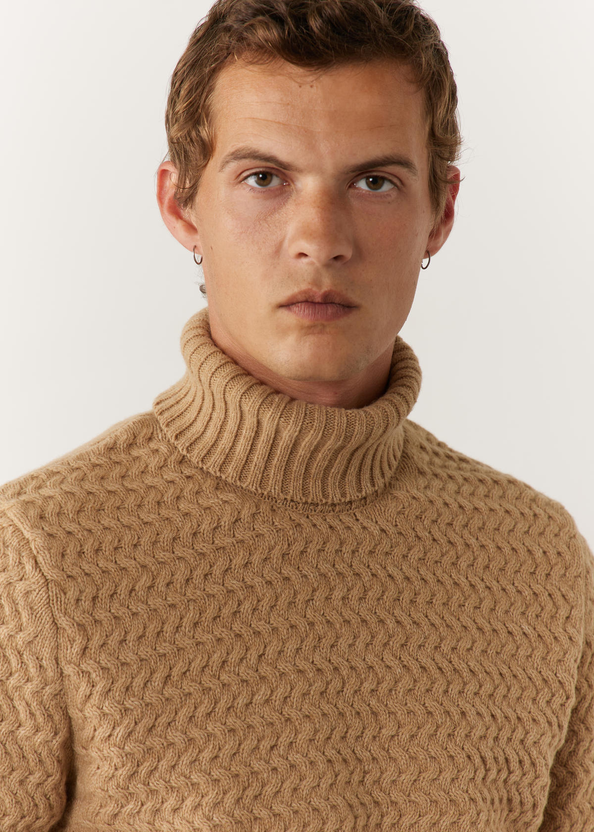 Pull col roulé en laine mélangée unie camel