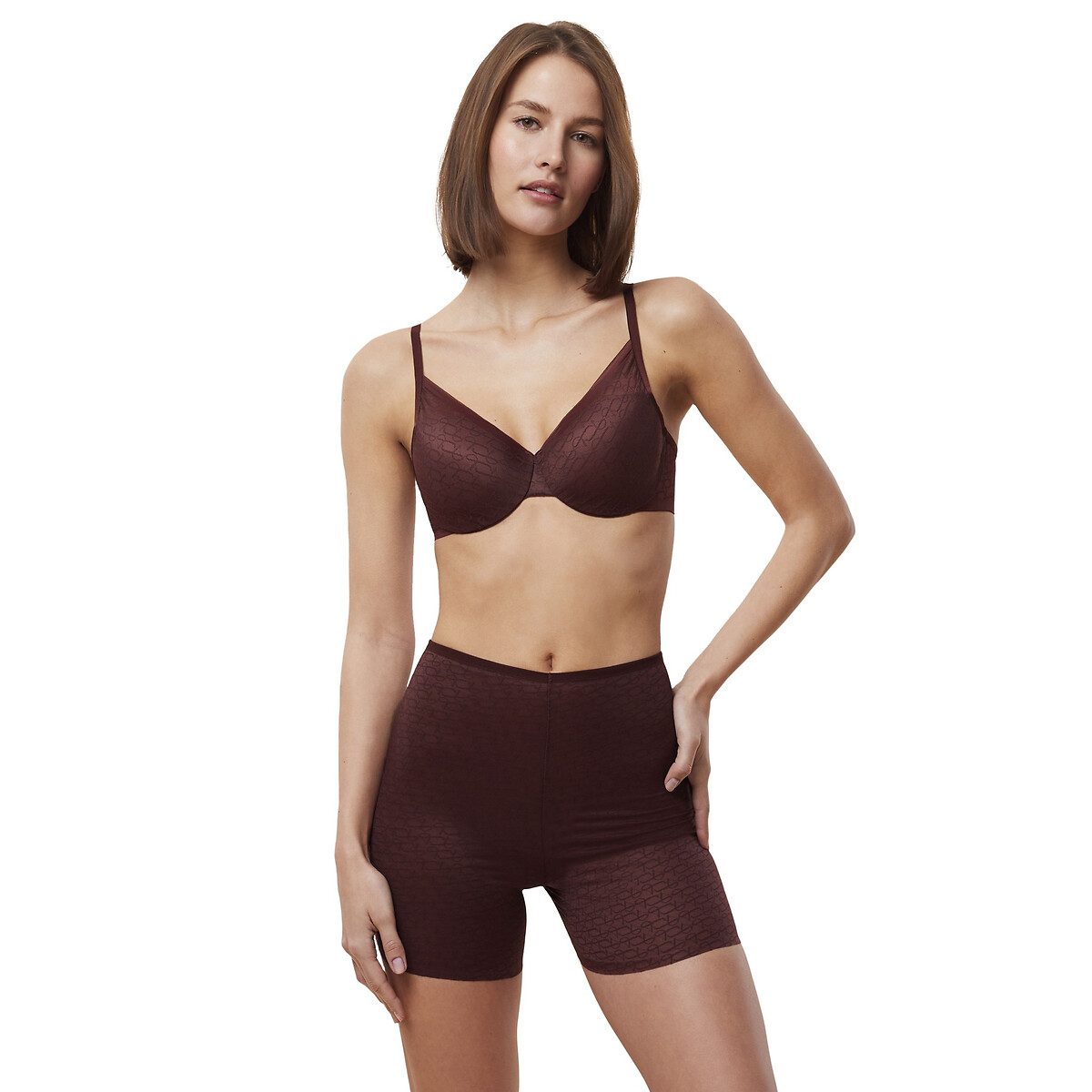 TRIUNFO<br>Cobertura de renda hipster Signature Sheer
