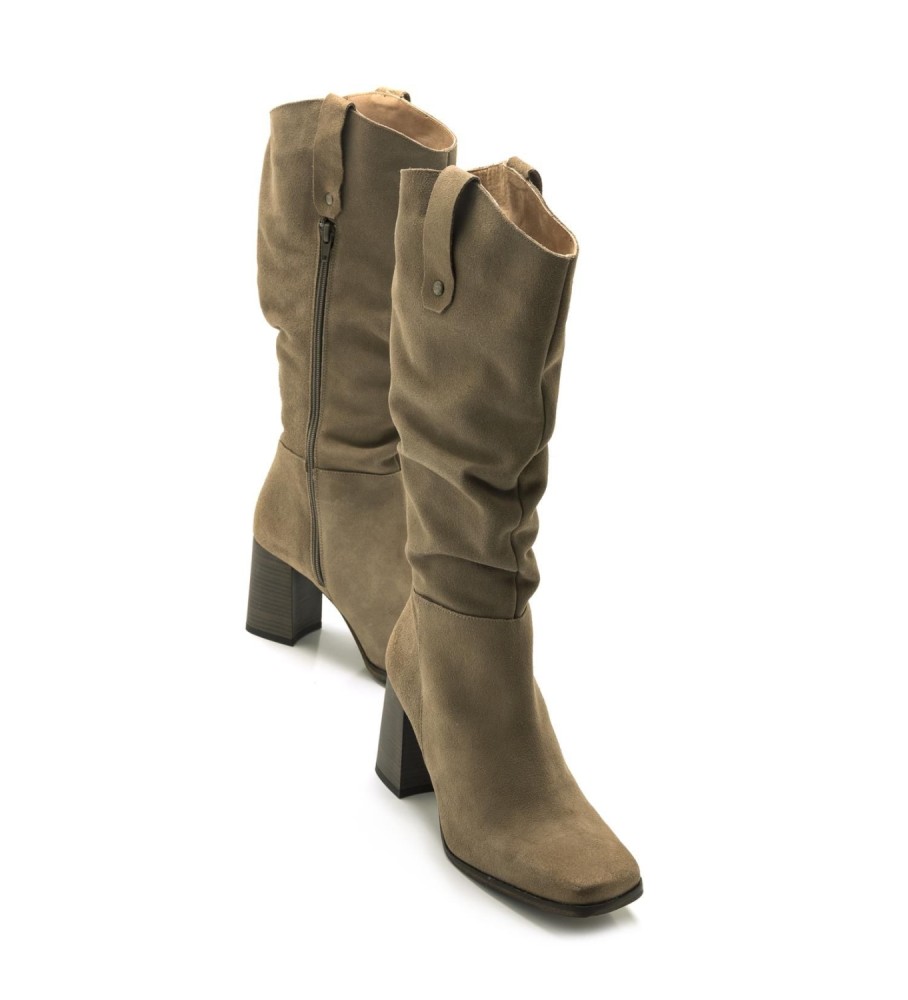 Botas casuais Mustang Porto em couro marrom - Altura do salto: 7,5 cm -