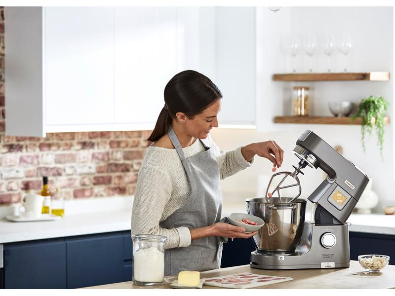 Kenwood Küchenmaschine Titanium Chef Patissier XL Silber Vielseitiges Küchengerät mit Wärm- und Wiegefunktion